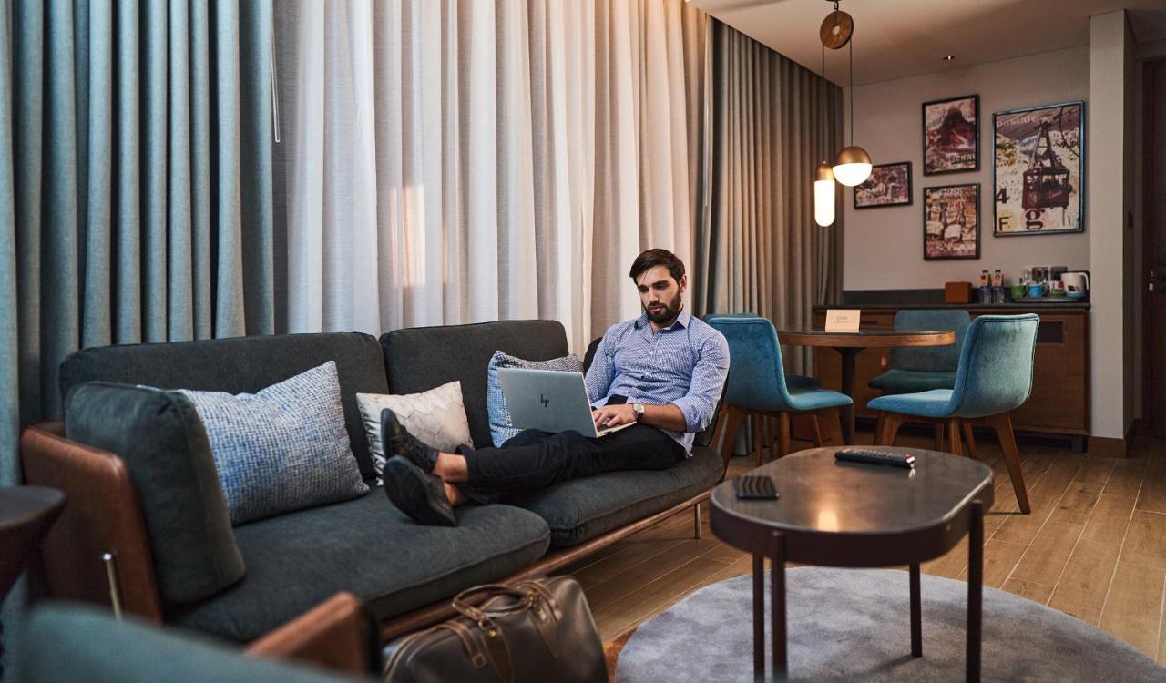 Revier Hotel Dubai Esterno foto